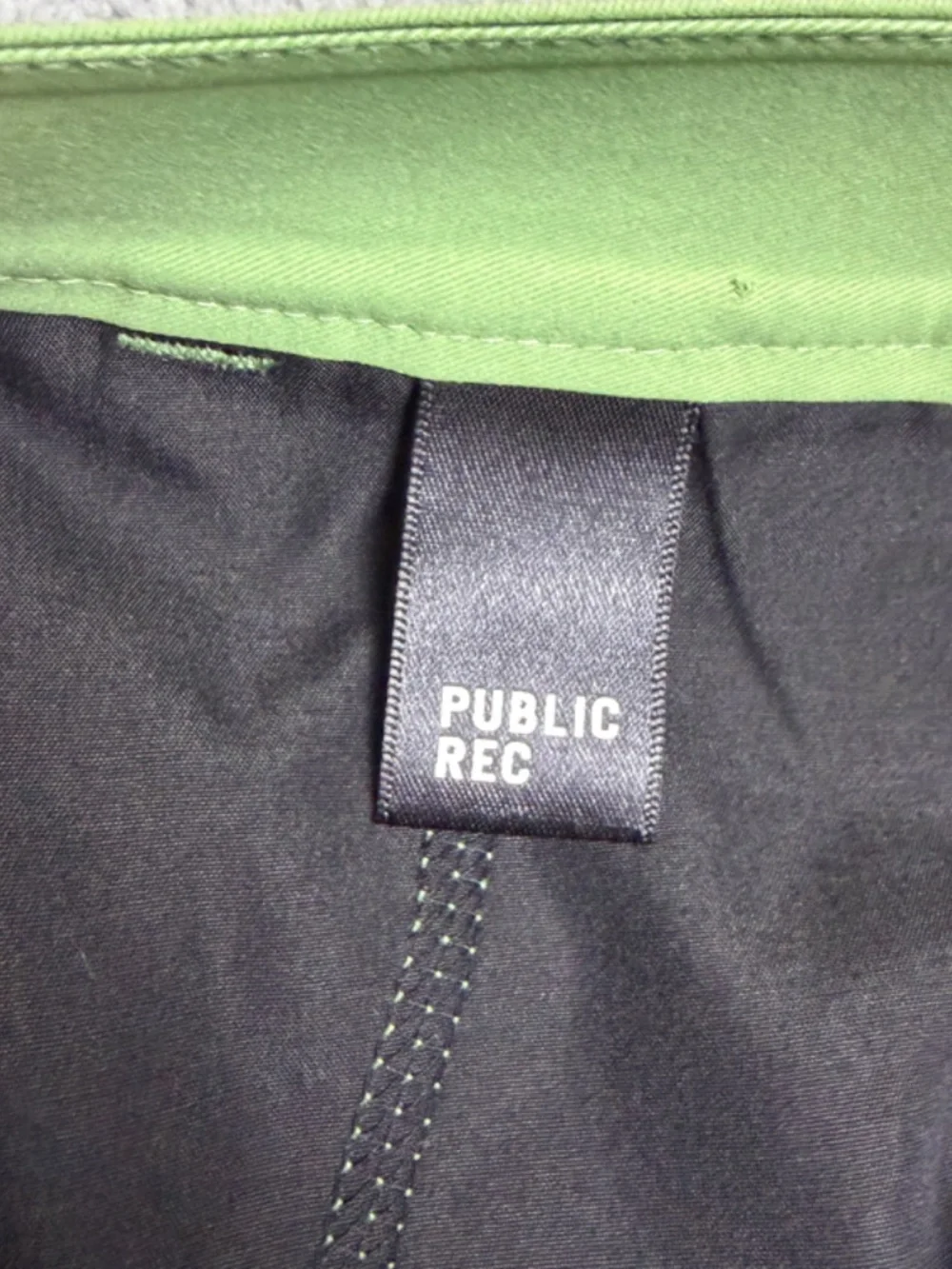 Public Rec Performance Shorts Mens Size 44 Green Shorts Stretch Golf Casual
